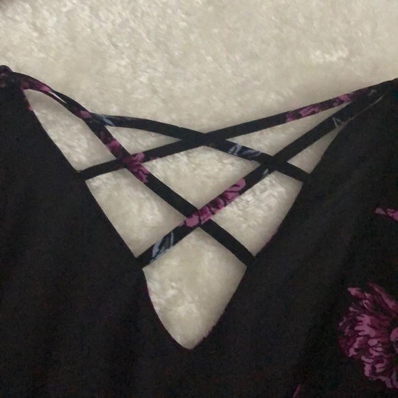 Torrid black floral Crisscross back chiffon blouse - Picture 10 of 11